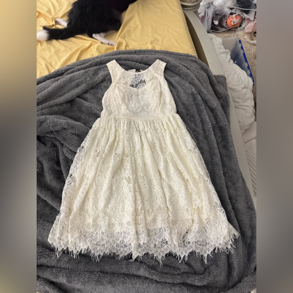 Elegant Cream Lace Dress